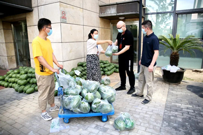 【关爱员工】送清凉!公司工会为你解暑降温.jpg